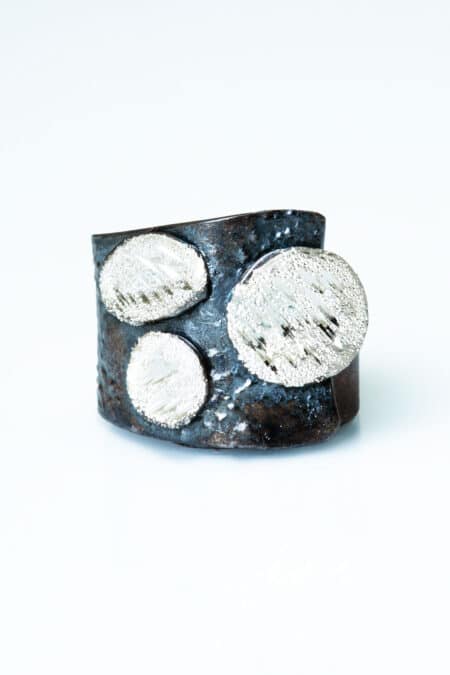 Ασημένιο δαχτυλίδι με μαύρη επιπλατίνωση και διαμαντάρισμα main