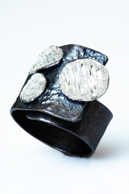 Ασημένιο δαχτυλίδι με μαύρη επιπλατίνωση και διαμαντάρισμα gallery 1