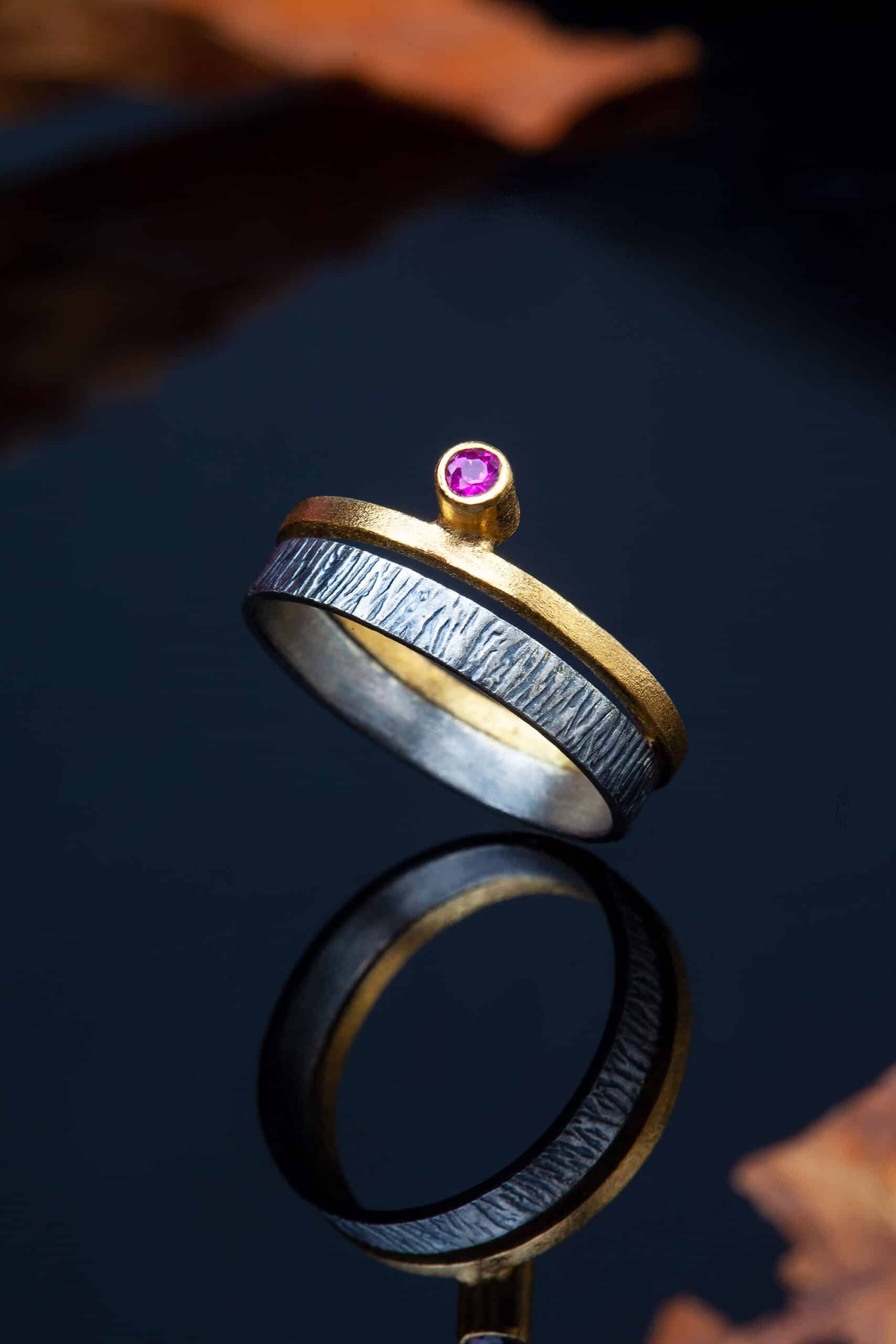 Χειροποίητα κοσμήματα | Ασημένιο δαχτυλίδι με επιχρυσωμένη λεπτομέρεια και ζιργκόν gallery 4