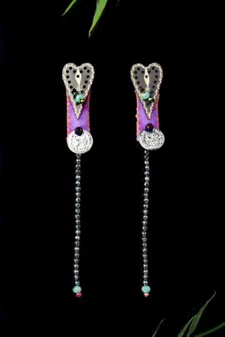 Χειροποίητα κοσμήματα | Σκουλαρίκια από ορείχαλκο με χάραξη, βελούδινα στοιχεία, αιματίτη, μαύρη επιπλατίνωση και ασημένια κουμπώματα gallery 1