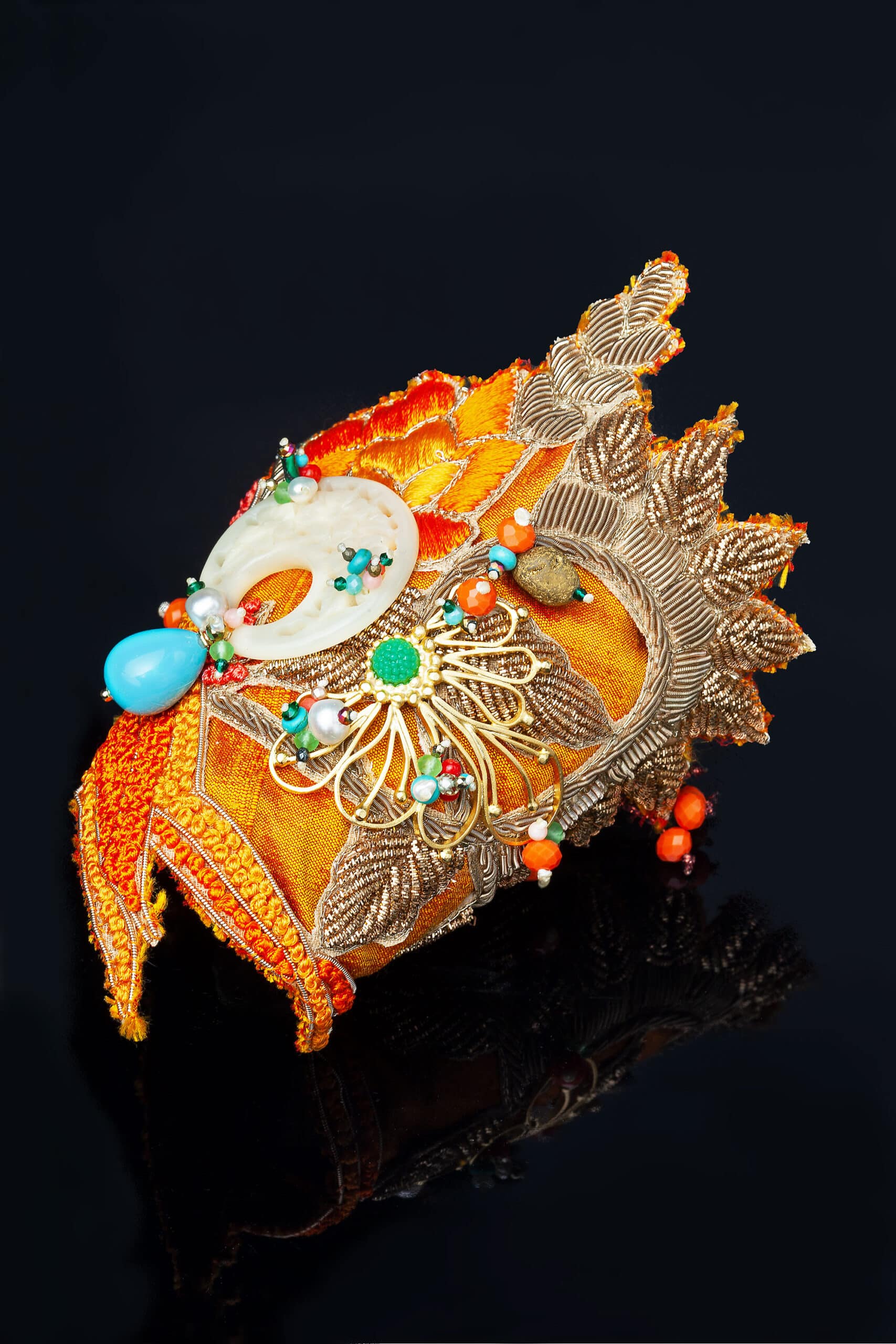 Χειροποίητα κοσμήματα | Βραχιόλι Περικάρπιο Από Επιχρυσωμένο Ορείχαλκο, Συνδυασμένο Με Κεντημένο Ύφασμα, Τουρκουάζ Και Ημιπολύτιμα Στοιχεία gallery 2