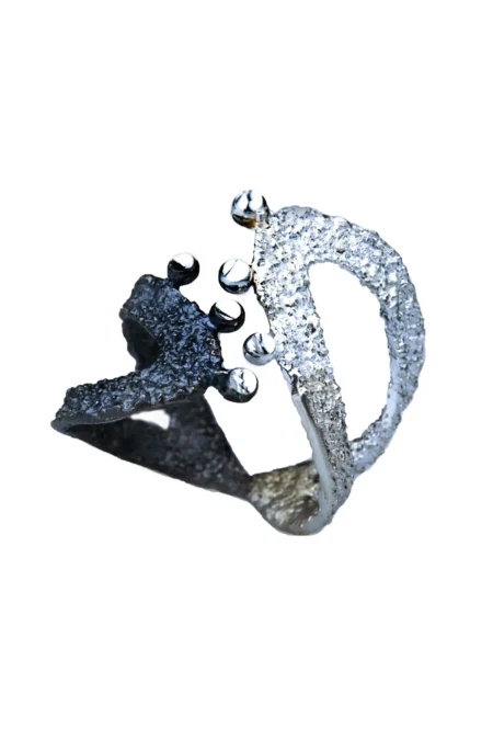 Χειροποίητα κοσμήματα | Ασημένιο δαχτυλίδι με επιπλατίνωση και διαμαντάρισμα gallery 1
