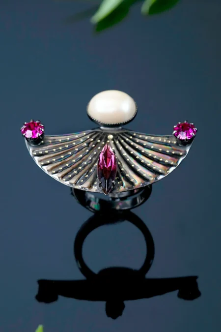 Χειροποίητα κοσμήματα | Βεντάλια δαχτυλίδι με κρύσταλλα swarovski και μαργαριτάρι gallery 3
