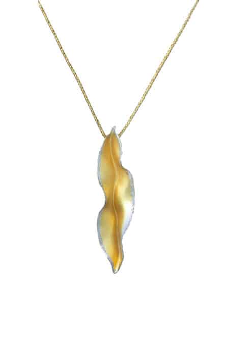 Gold plated silver necklace with pearl and diamond dust main