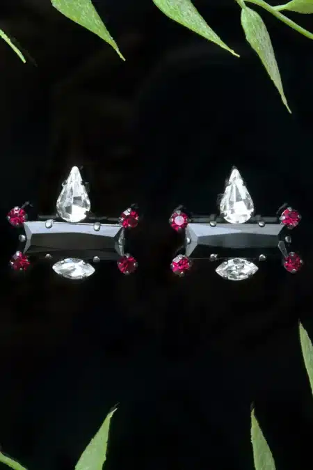 Χειροποίητα κοσμήματα | Σκουλαρίκια από ορείχαλκο με μαύρη επιπλατίνωση και κρύσταλλα Swarovski gallery 1