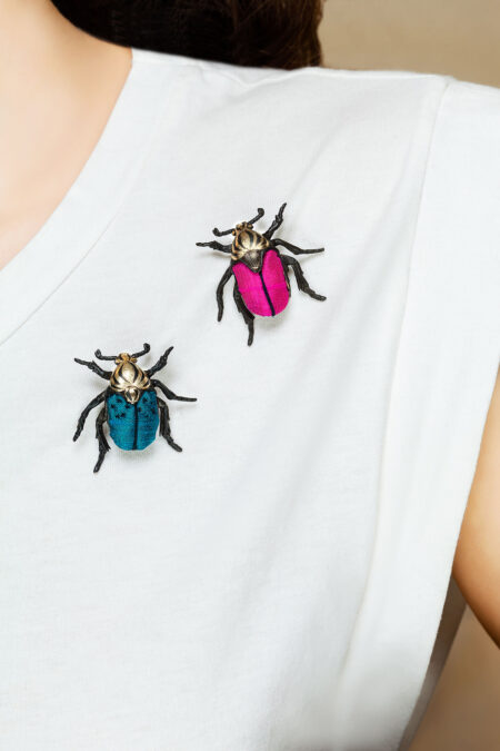 Beetle black bronze brooch combined with fuchsia silk fabric gallery 1
