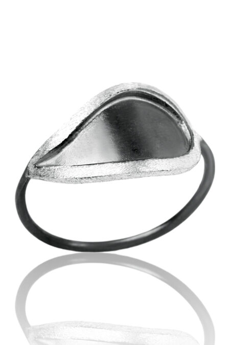 Ασημένιο δαχτυλίδι με οξείδωση main