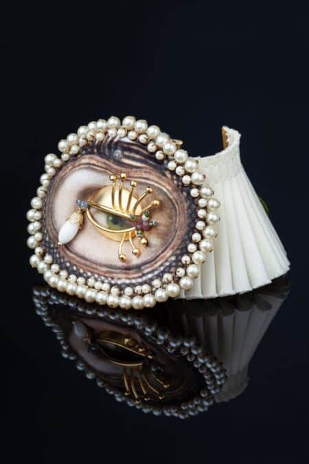 Μοναδικό βραχιόλι μάτι από επιχρυσωμένο ορείχαλκο με πέρλες και ύφασμα gallery 3