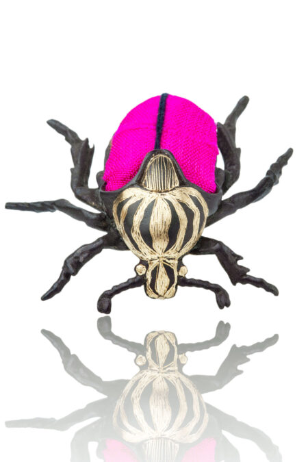 Beetle black bronze brooch combined with fuchsia silk fabric main