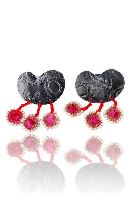 Ασημένια σκουλαρίκια με μαύρη επιπλατίνωση, βελούδο και μαργαριτάρια main