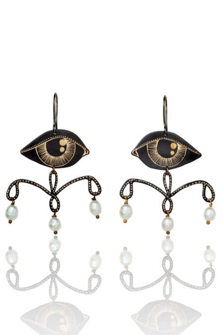 Eyes chandeliers handmade earrings with pearls main