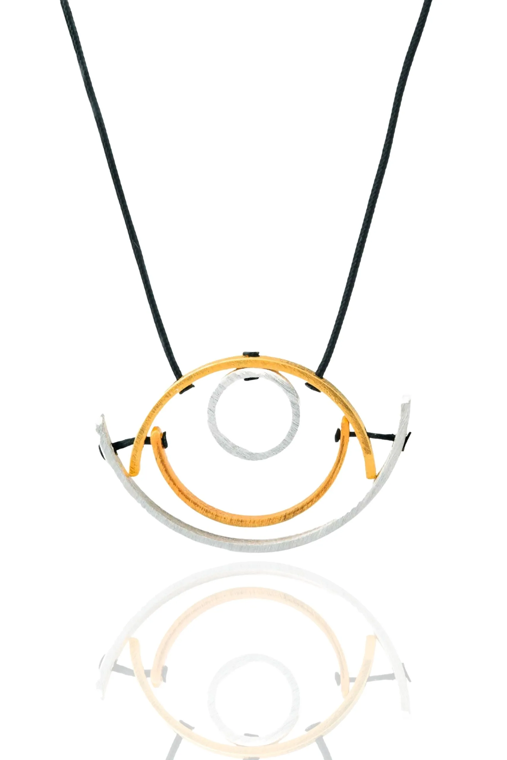 Χειροποίητα κοσμήματα | Μίνιμαλ μάτι κολιέ από ορείχαλκο με χρώματα επιμεταλλώσεων main